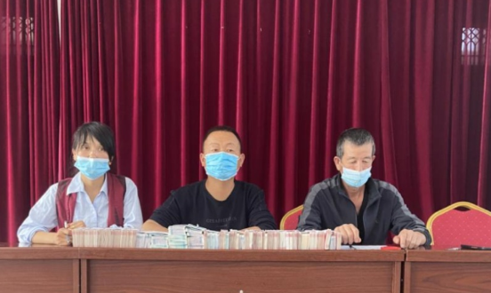 焉耆县村民喜领73.2万元土地流转租金