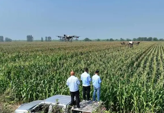 沂南县全面推行“一喷多促”技术保障秋粮生产