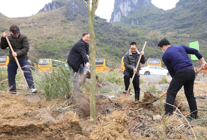 罗城拉开冬春农田水利基础设施建设和植树造林活动序幕