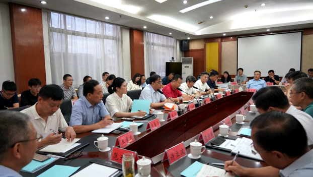 滕州:省秋粮作物大面积单产提升“田间学校”专题培训班